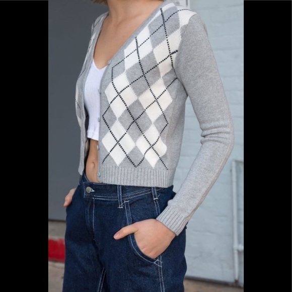Brandy Melville Elizabeth cardigan sweater - Picture 2 of 5